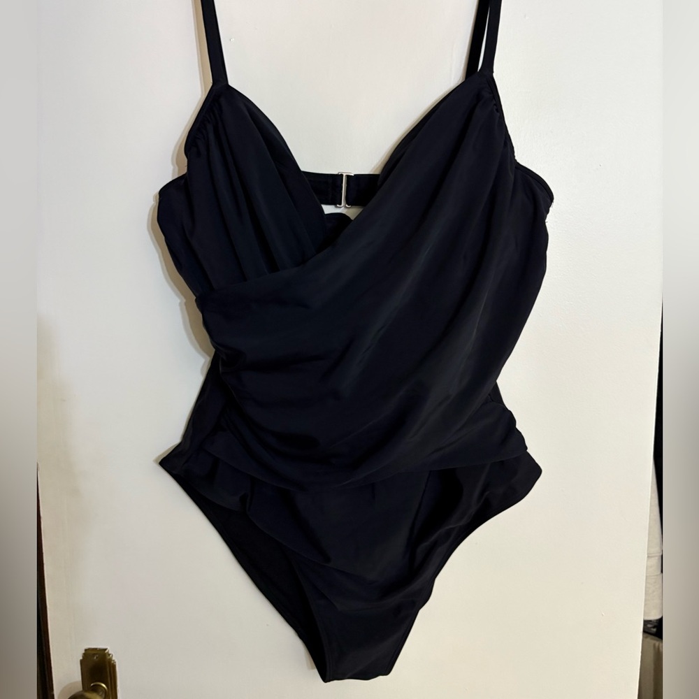 Old Navy Black Women's One Piece Swimsuit